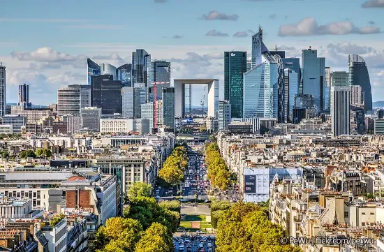 La Défense e la Grande Arche: il volto futurista di Parigi tra grattacieli, arte e panorami inattesi